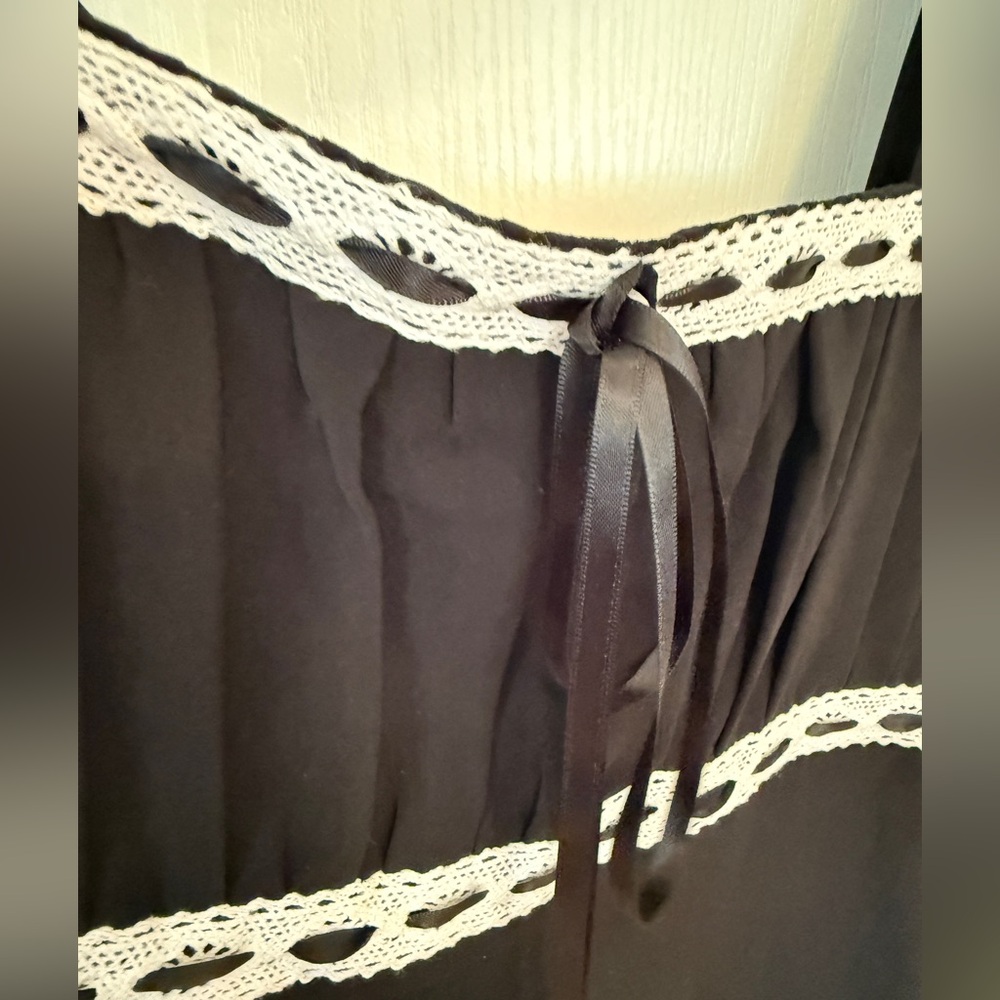 Avec Les Filles Black Dress with Cream Lace Detail - Picture 3 of 6